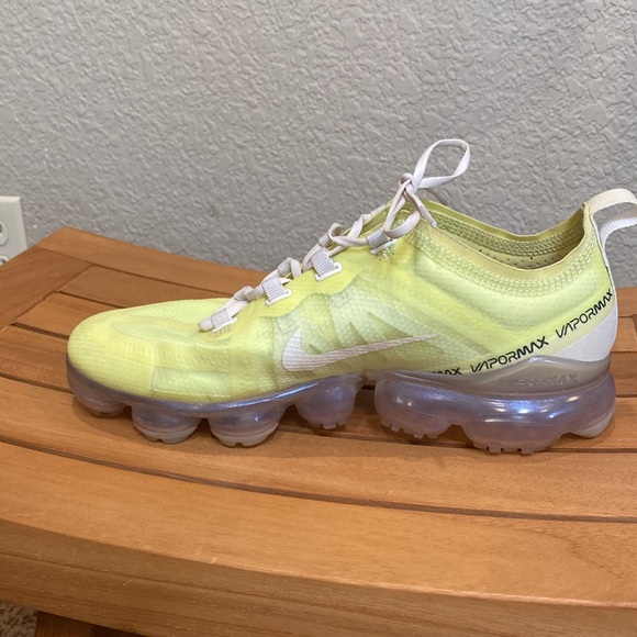 NIKE EUC/GUC Air VaporMax SE in Luminous Green | sz 8.5 - Picture 9 of 16
